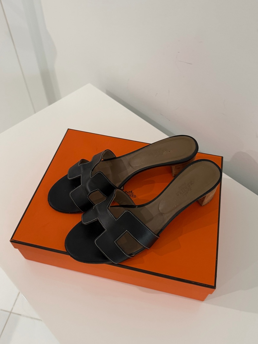 Hermes Black Oasis Sandals - Picture 4 of 4